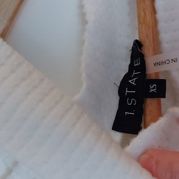 NWT 1.State Lightweight Crisscross Neckline Top Soft Ecru Size XS - Picture 6 of 7